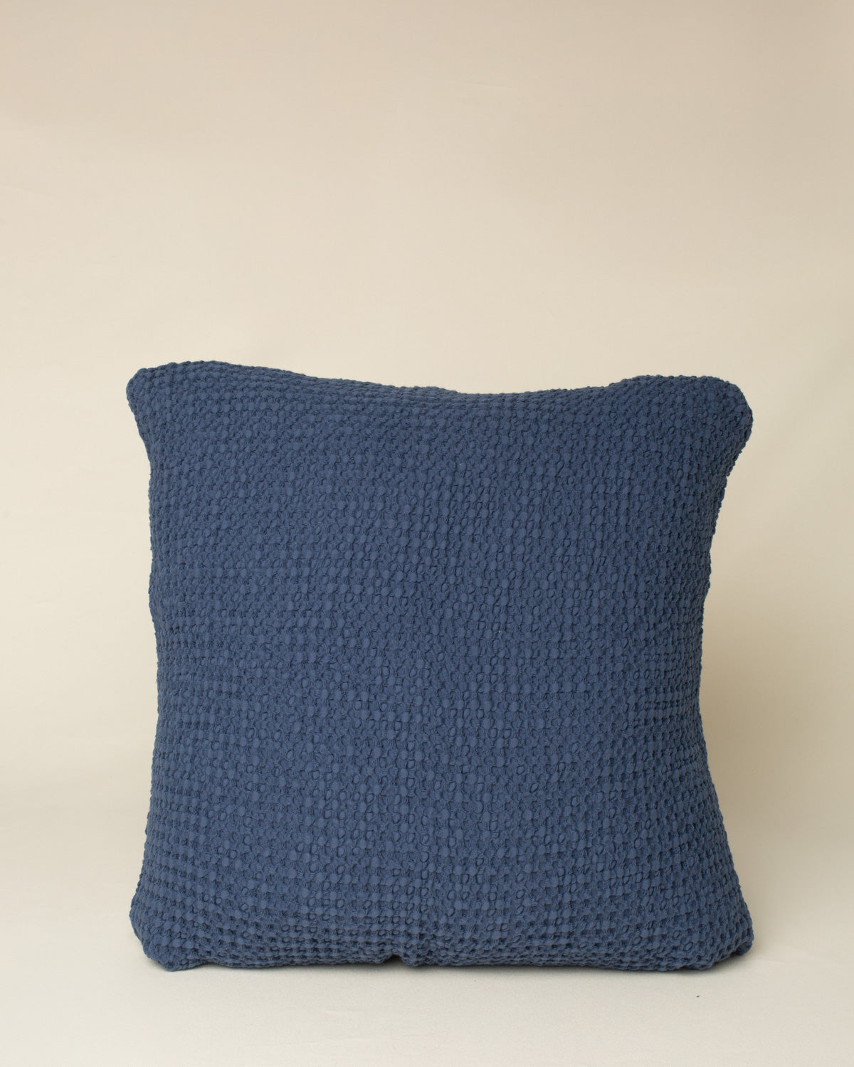 Capa de almofada Favo 50x50 na cor Azul Marinho