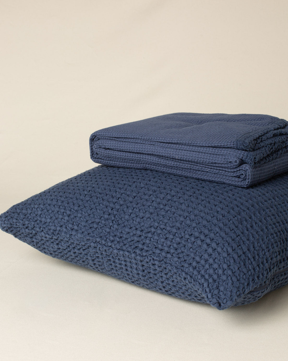 Peseira Favo Mini na cor Azul Marinho - 100 x 150 cm