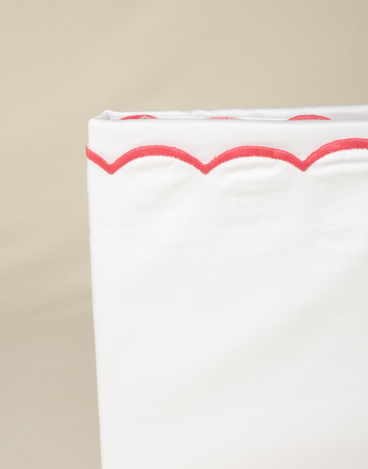 Capa de Edredom Salina 300 fios com Bordado na cor Rosa - Solteiro