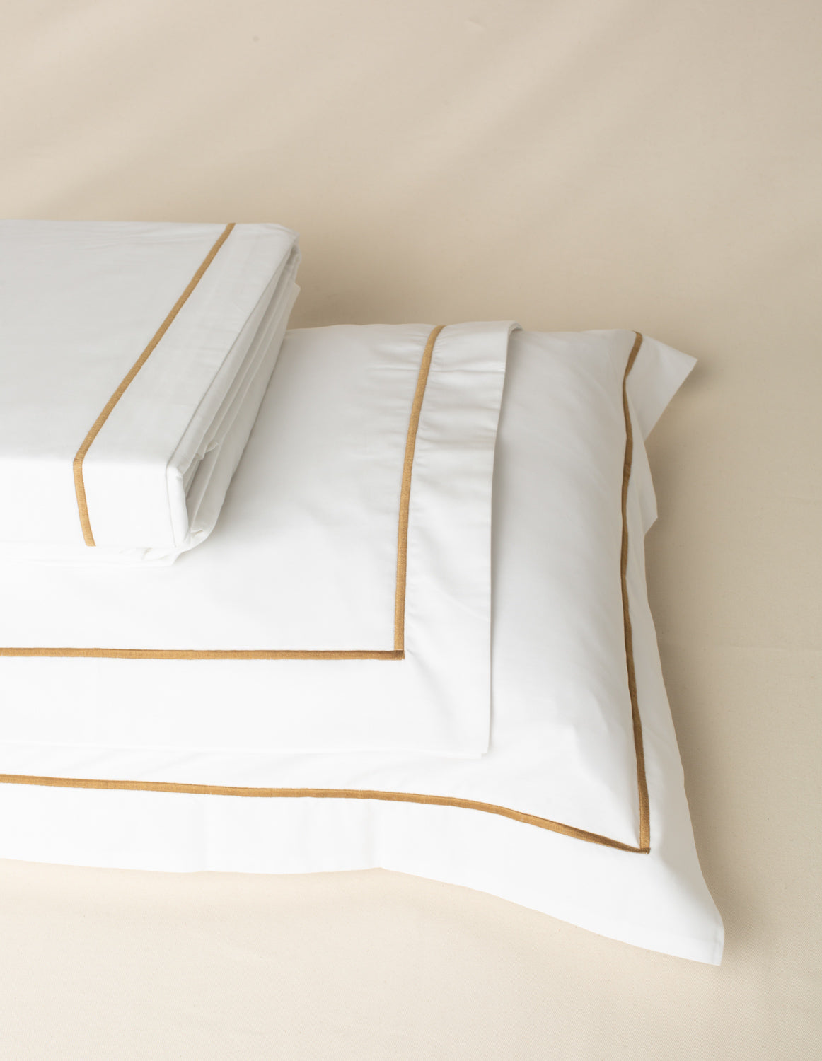 Jogo de Lençol Puglia 400 fios com Bordado na cor Duna - King