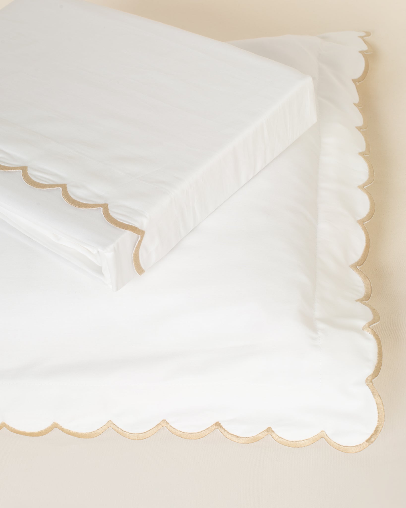 Jogo de Lençol Salina 300 fios com Bordado na cor Areia - King