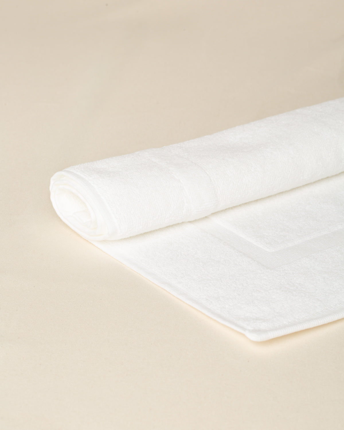 Tapete Essencial Branco 50cm x 70cm