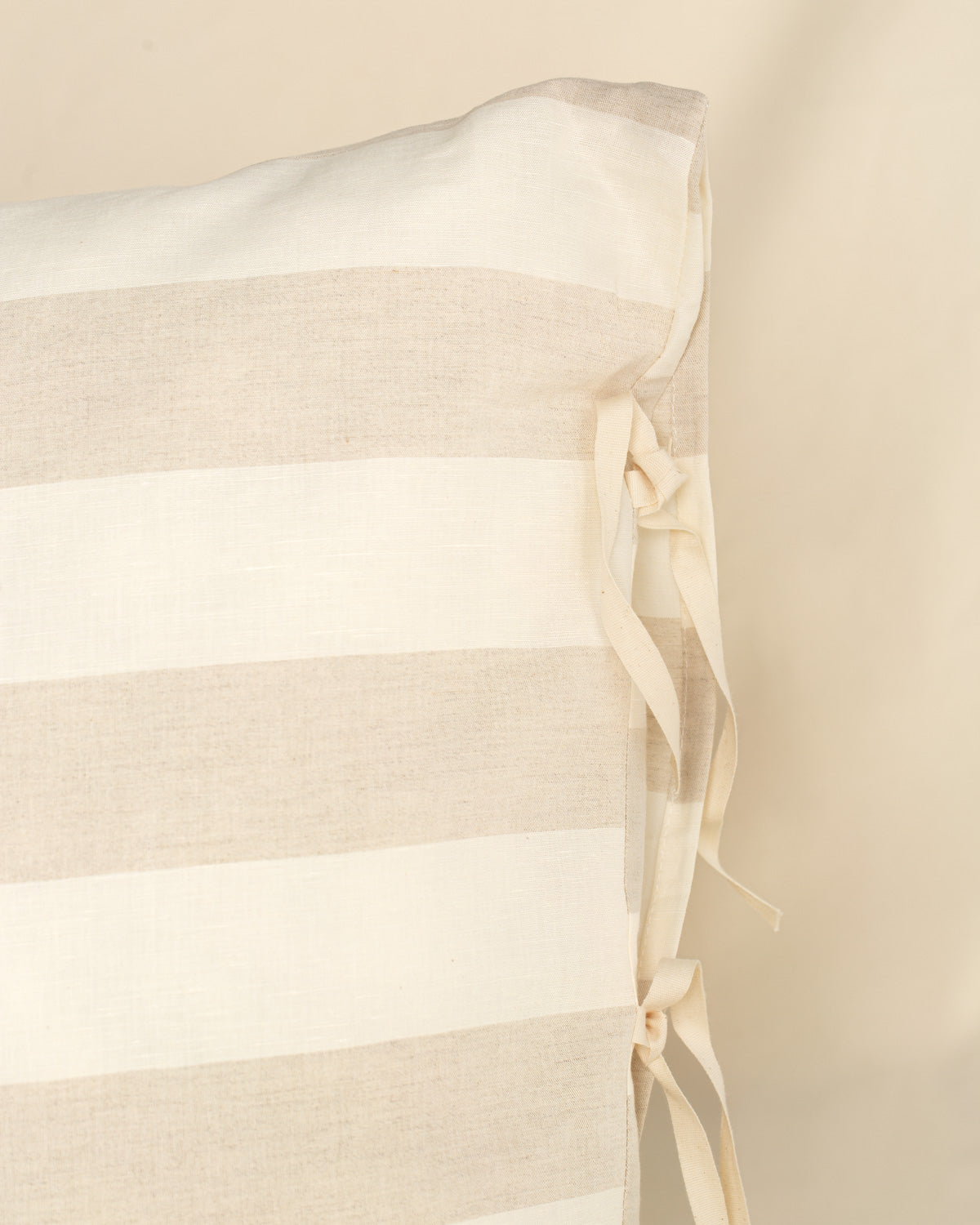 Capa de Almofada Linho Riscas em Bege - 50x70