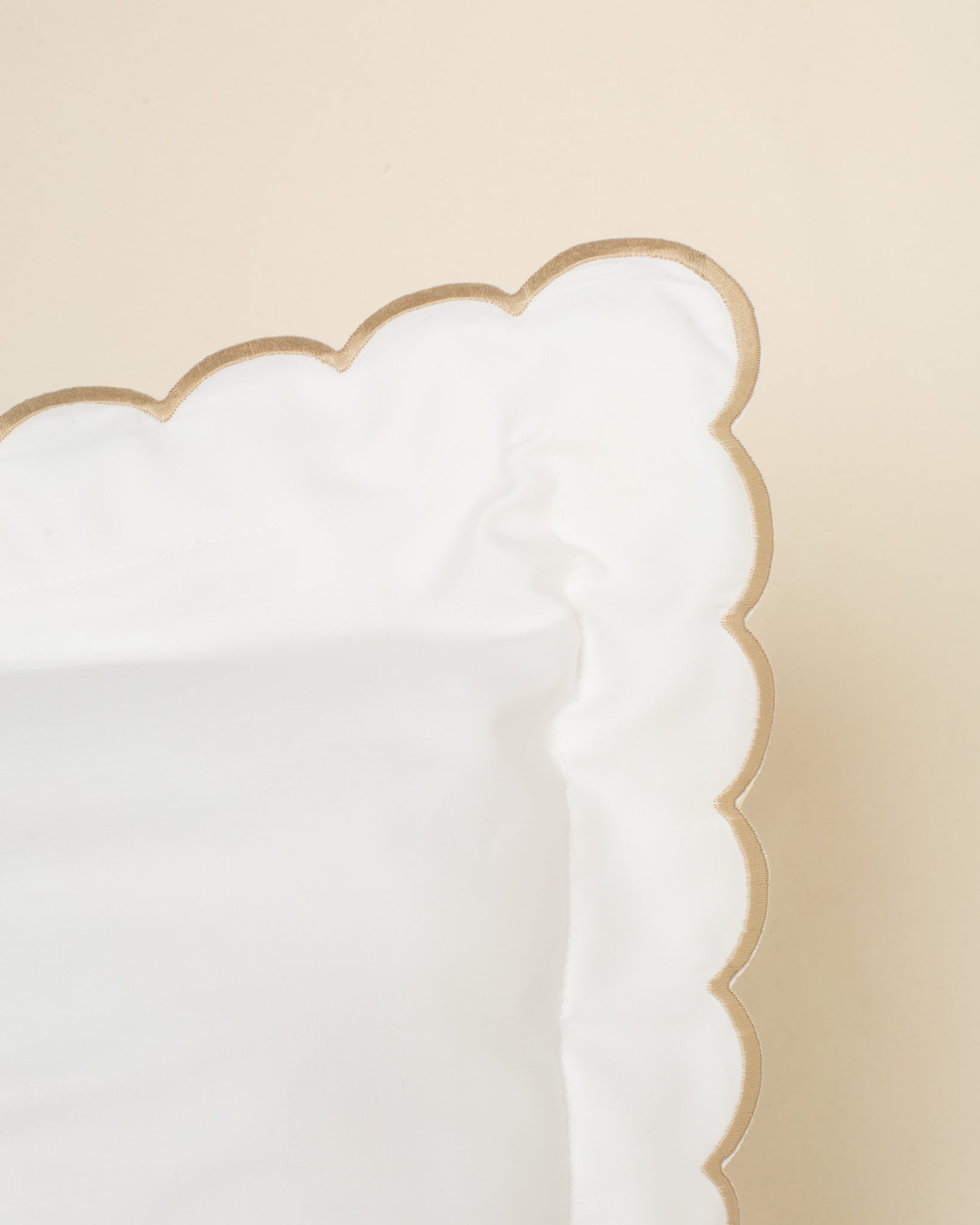 Jogo de Lençol Salina 300 fios com Bordado na cor Areia - King