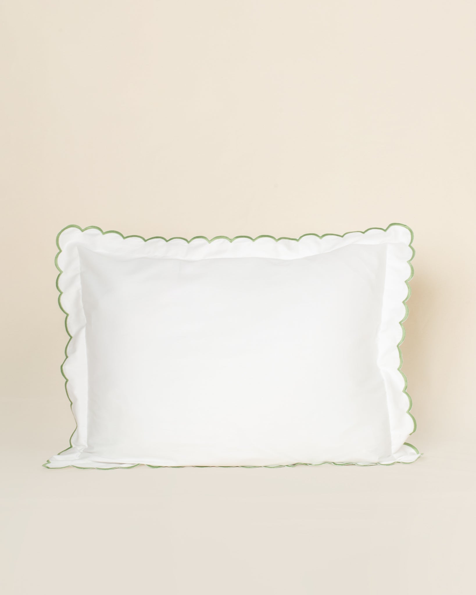 Fronha Salina 300 fios com Bordado na cor Verde Campo