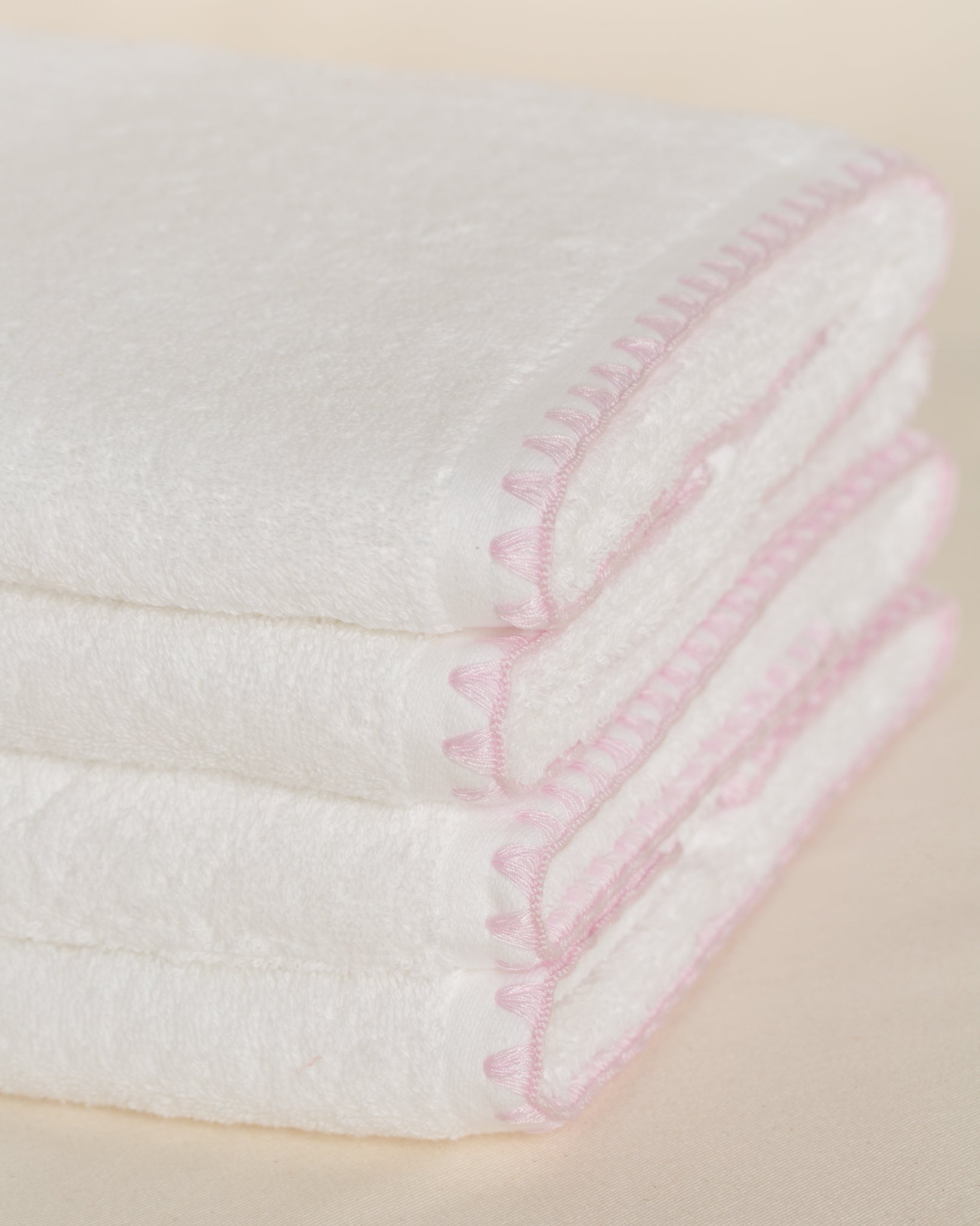 Toalha de Rosto Portuguesa Sardenha com Bordado Rosa Claro