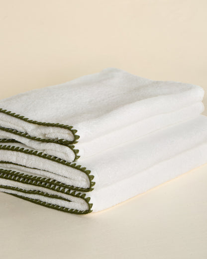 Toalha de Banho Sardenha com Bordado na cor Verde Oliva - Oversized