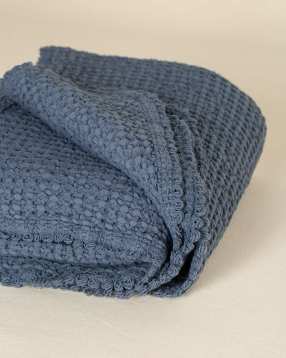 Peseira Favo na cor Stonewashed Blue - 100 x 150 cm