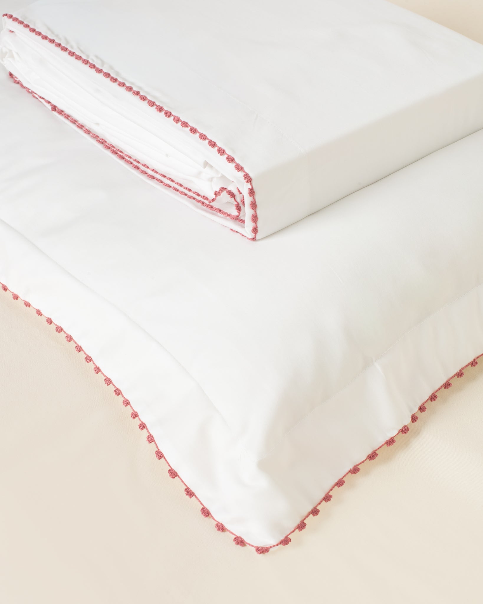 Jogo de Lençol Elba 300 fios com Bordado na cor Rosa Antigo - King