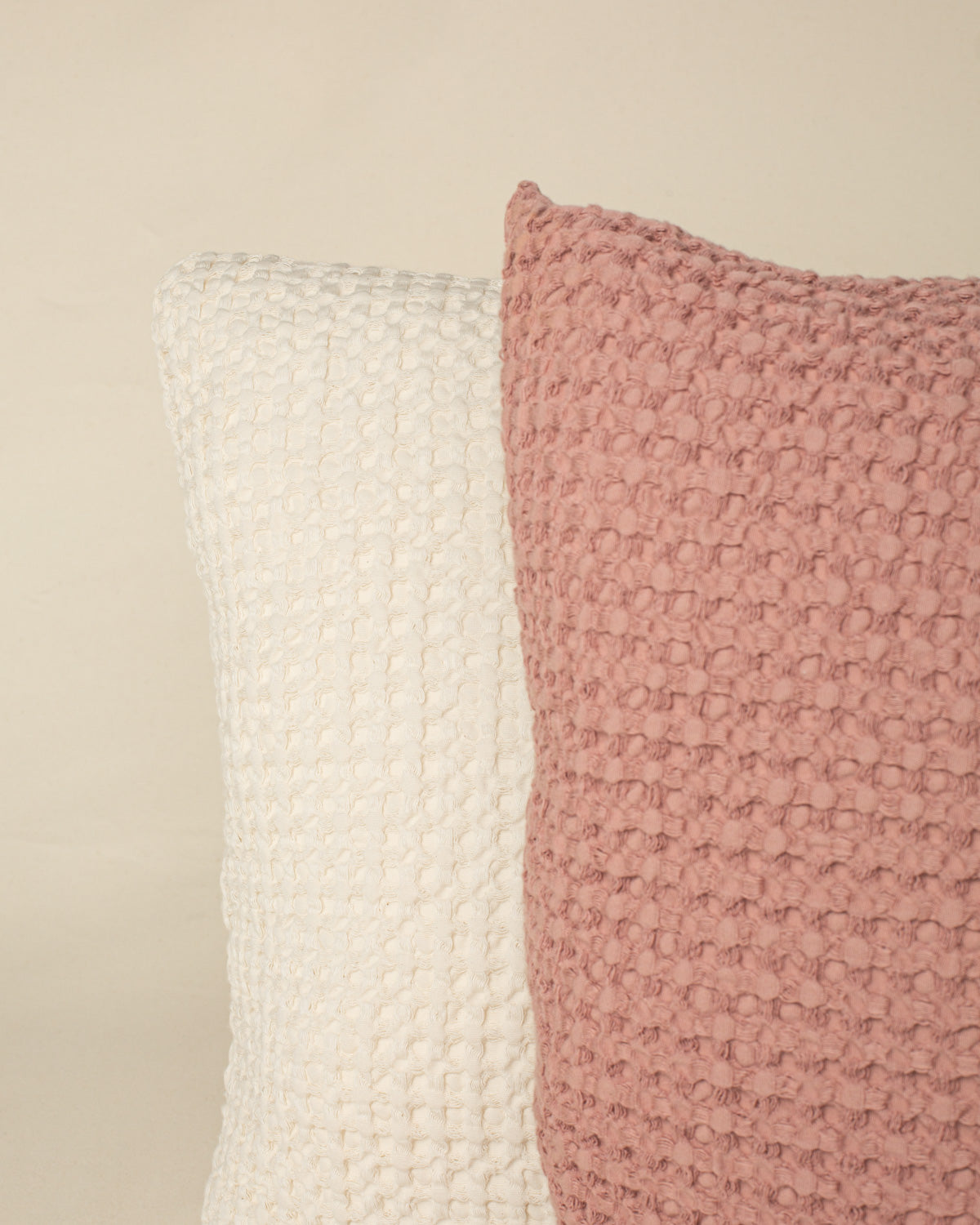 Capa de almofada Favo 50x50 na cor Rosa Antigo