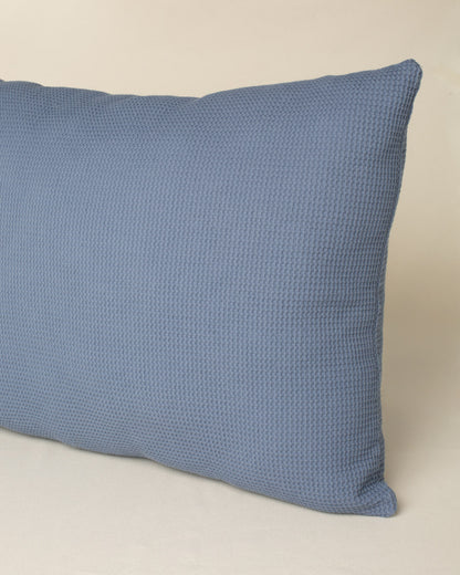 Capa de almofada Favo Mini 50x70 na cor Stonewashed Blue