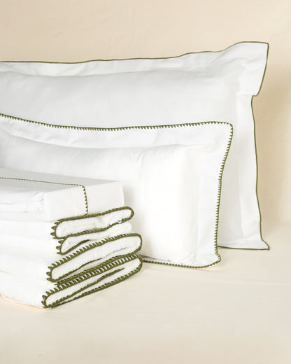 Toalha de Banho Sardenha com Bordado na cor Verde Oliva - Oversized