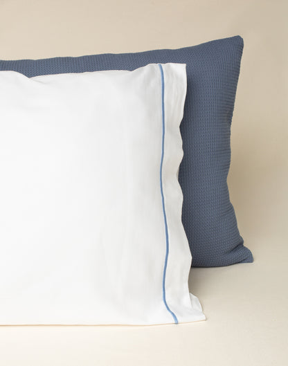 Jogo de Lençol Puglia 300 fios com Bordado na cor Azul Claro - Solteiro