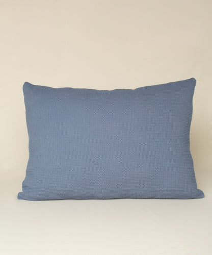 Capa de almofada Favo Mini 50x70 na cor Stonewashed Blue