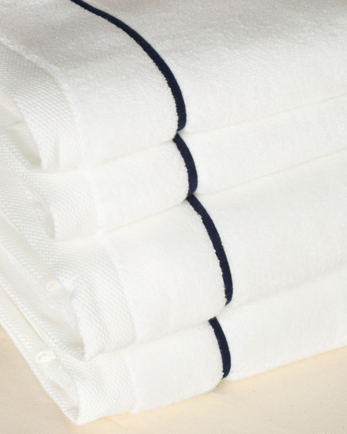 KIT BANHO 4 PEÇAS - Puglia com Bordado Azul Marinho