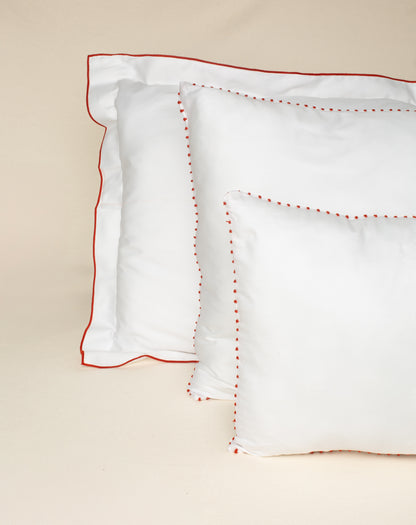 Fronha Overlock 300 fios com Bordado na cor Tijolo