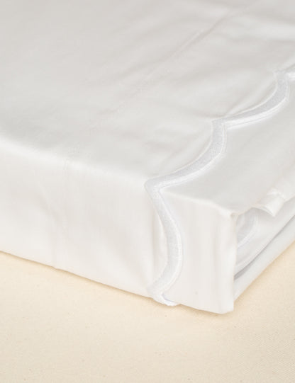 Capa de Edredom Salina 300 fios com Bordado na cor Branca - Queen