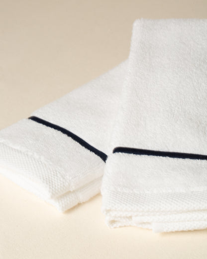 KIT - 2 Toalhas de Lavabo Puglia com bordado na cor Azul Marinho