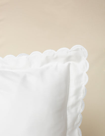 Fronha Salina 300 fios com Bordado na cor Branca