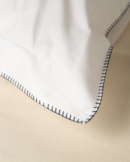 Jogo de Lençol Capri 300 fios com Bordado na cor Azul Marinho - King