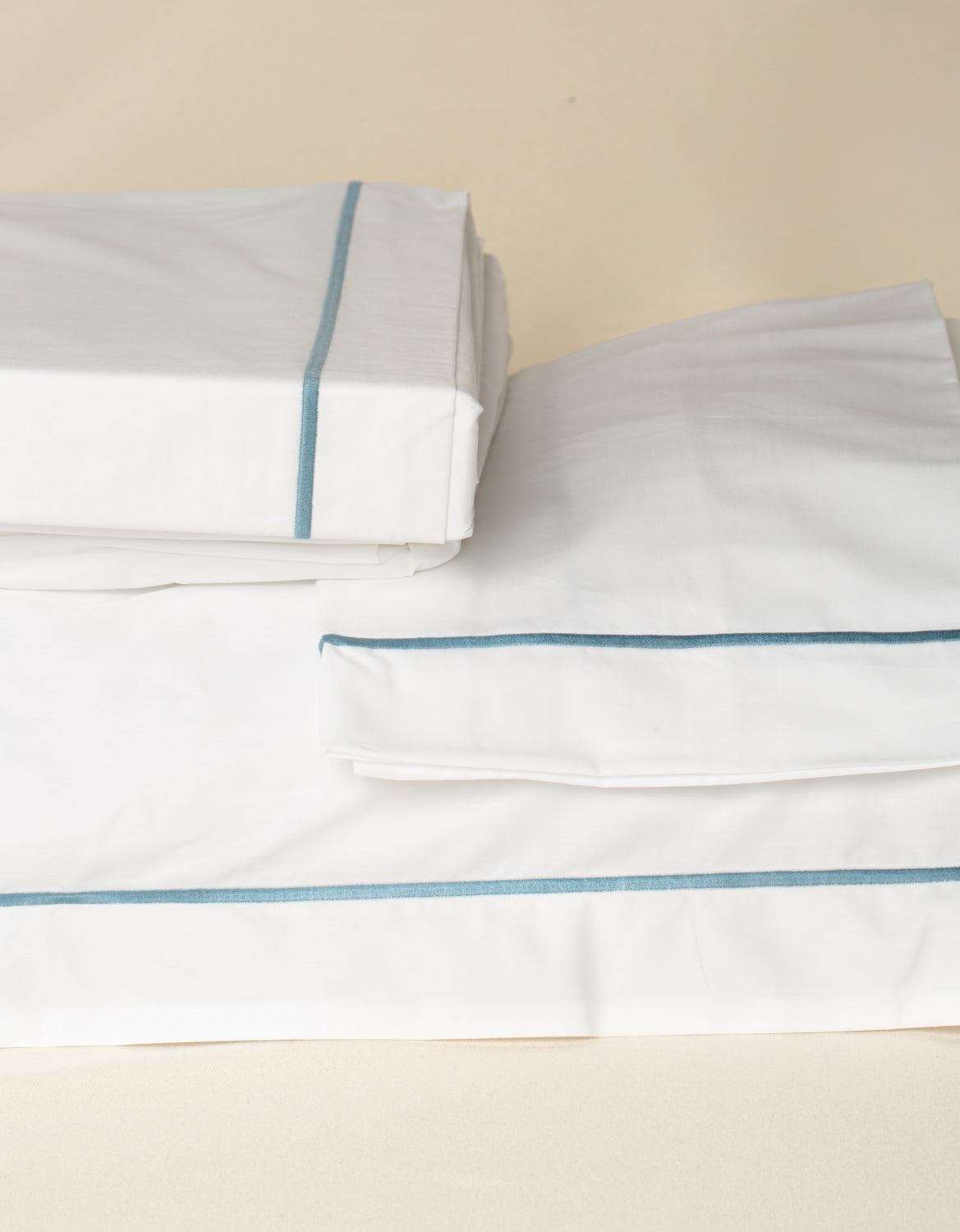 KIT CAMA E BANHO - Puglia com Bordado Azul Mar - Queen