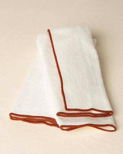 Toalha de Lavabo Alicudi com Bordado na cor Terracota