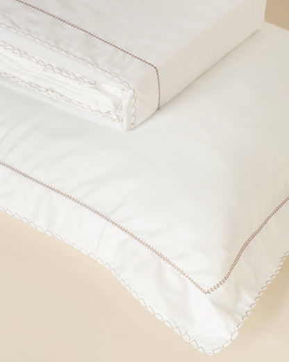 Jogo de Lençol Alassio 300 fios com Bordado na cor Café - Queen