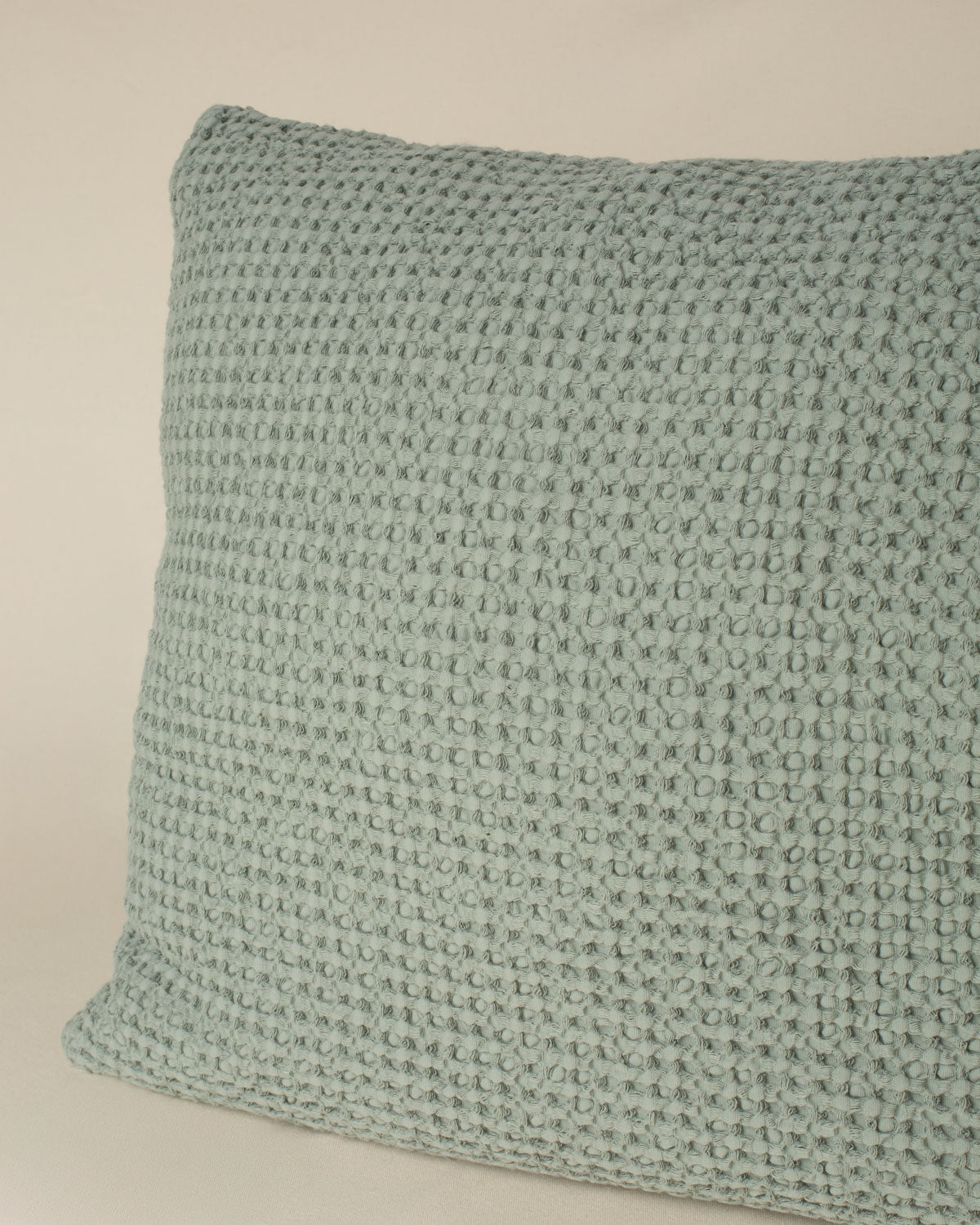 Capa de almofada Favo 50x50 na cor Verde Celadon