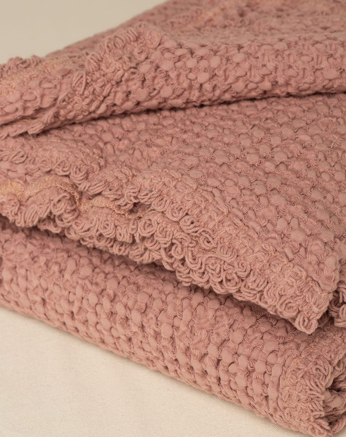 Peseira Favo na cor Rosa Antigo - 100 x 150 cm