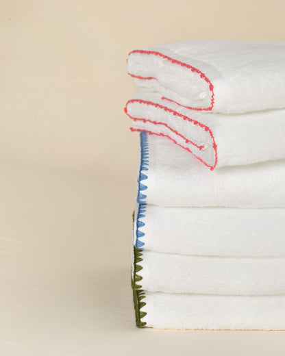 Toalha de Banho Elba com Bordado na cor Rosa - Oversized