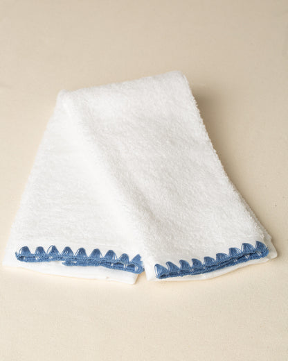 Toalha de Lavabo Sardenha com Bordado na cor Azul Claro