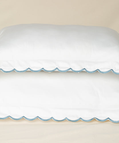 Fronha Salina 300 fios com Bordado na cor Azul Mar