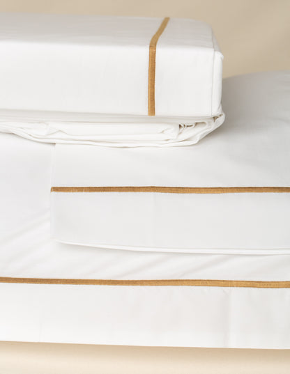 Jogo de Lençol Puglia 400 fios com Bordado na cor Duna - Queen