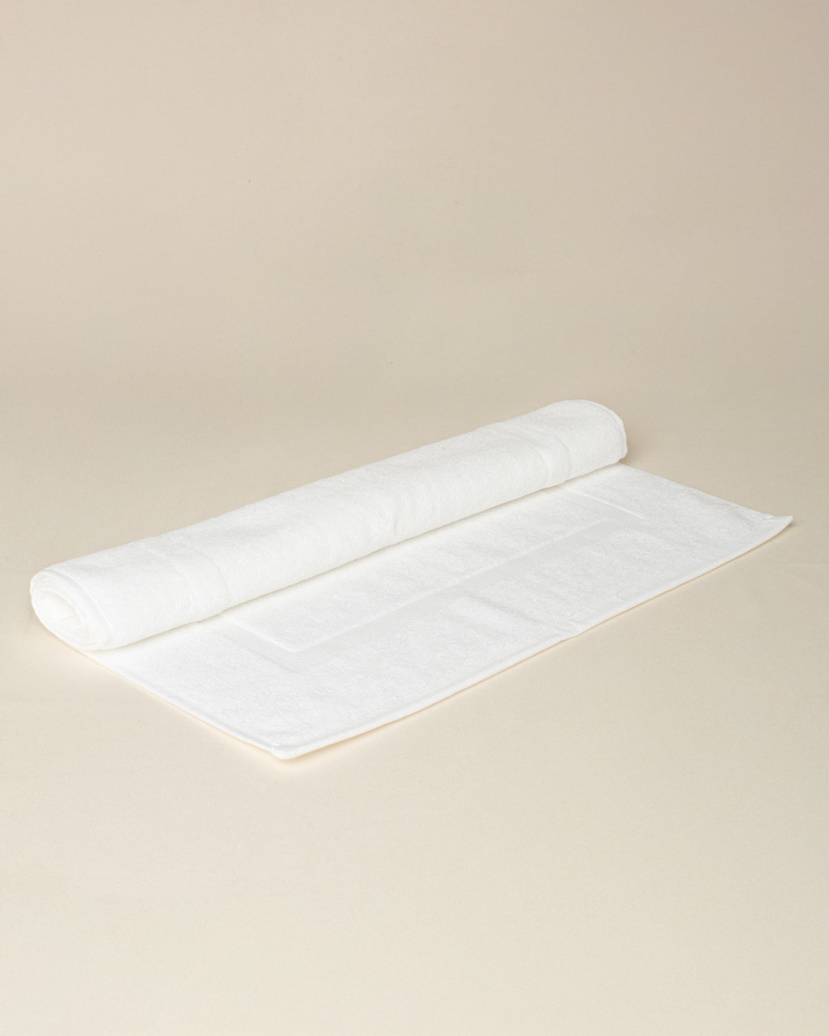 Tapete Essencial Branco 50cm x 70cm