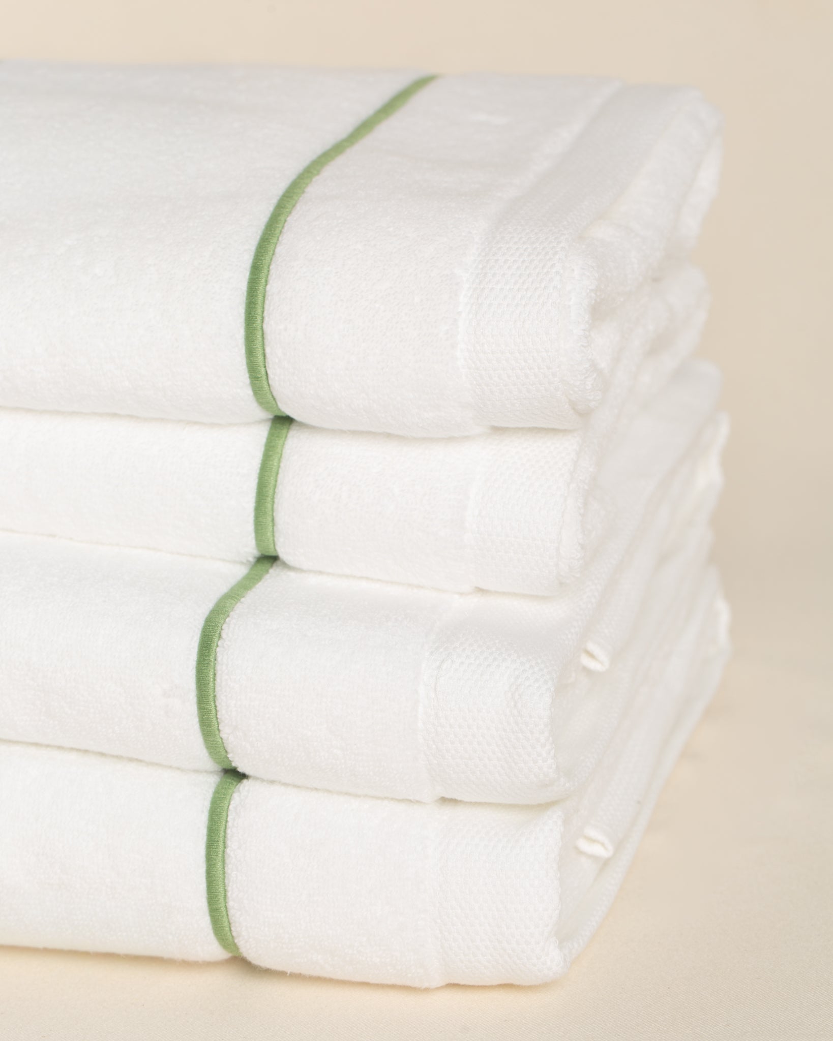 Toalha de Banho Portuguesa Puglia com Bordado Verde Campo - Oversized