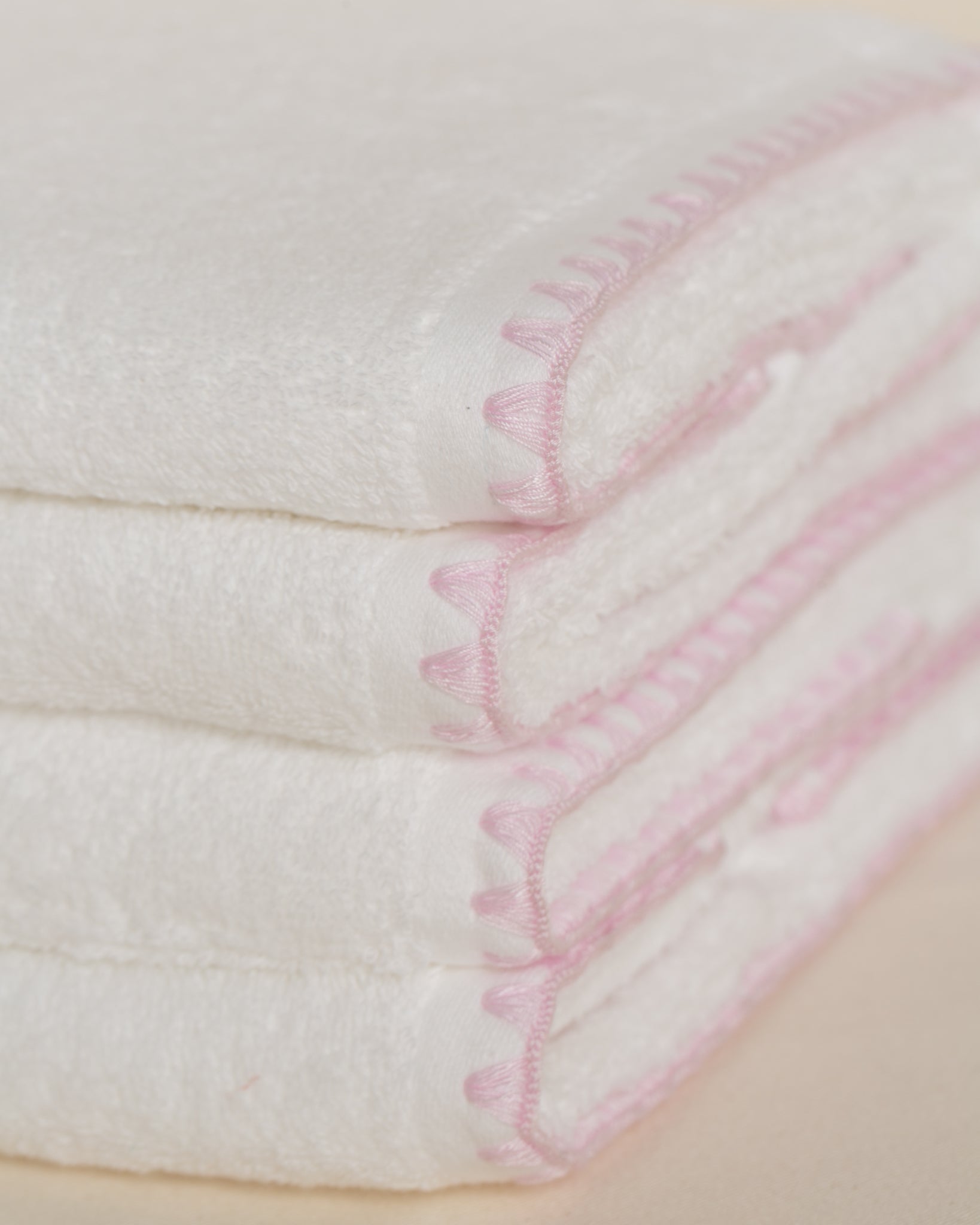 Toalha de Banho Portuguesa Sardenha Bordado Rosa Claro - Padrão