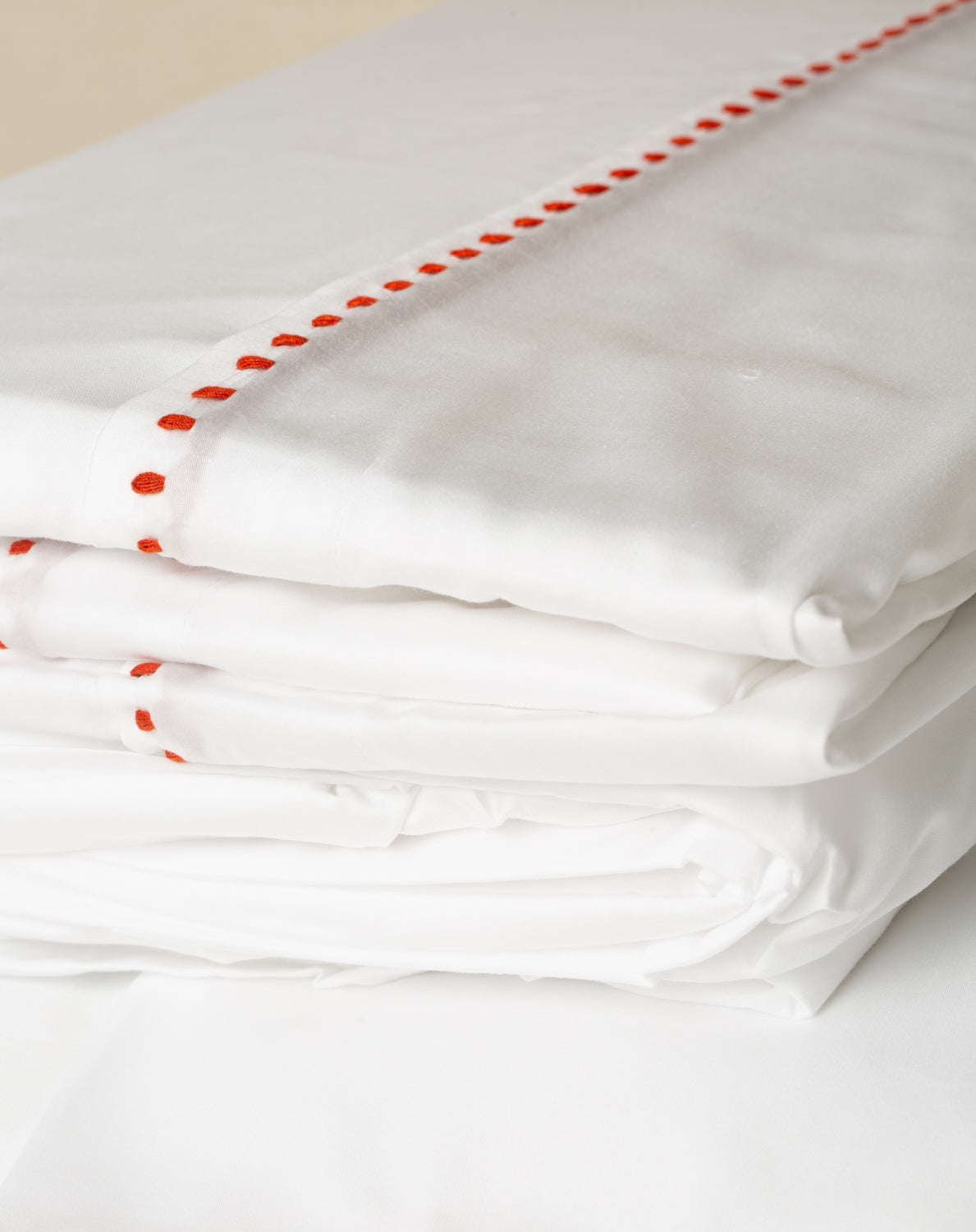 Jogo de Lençol Positano 300 fios com Bordado na cor Tijolo - King