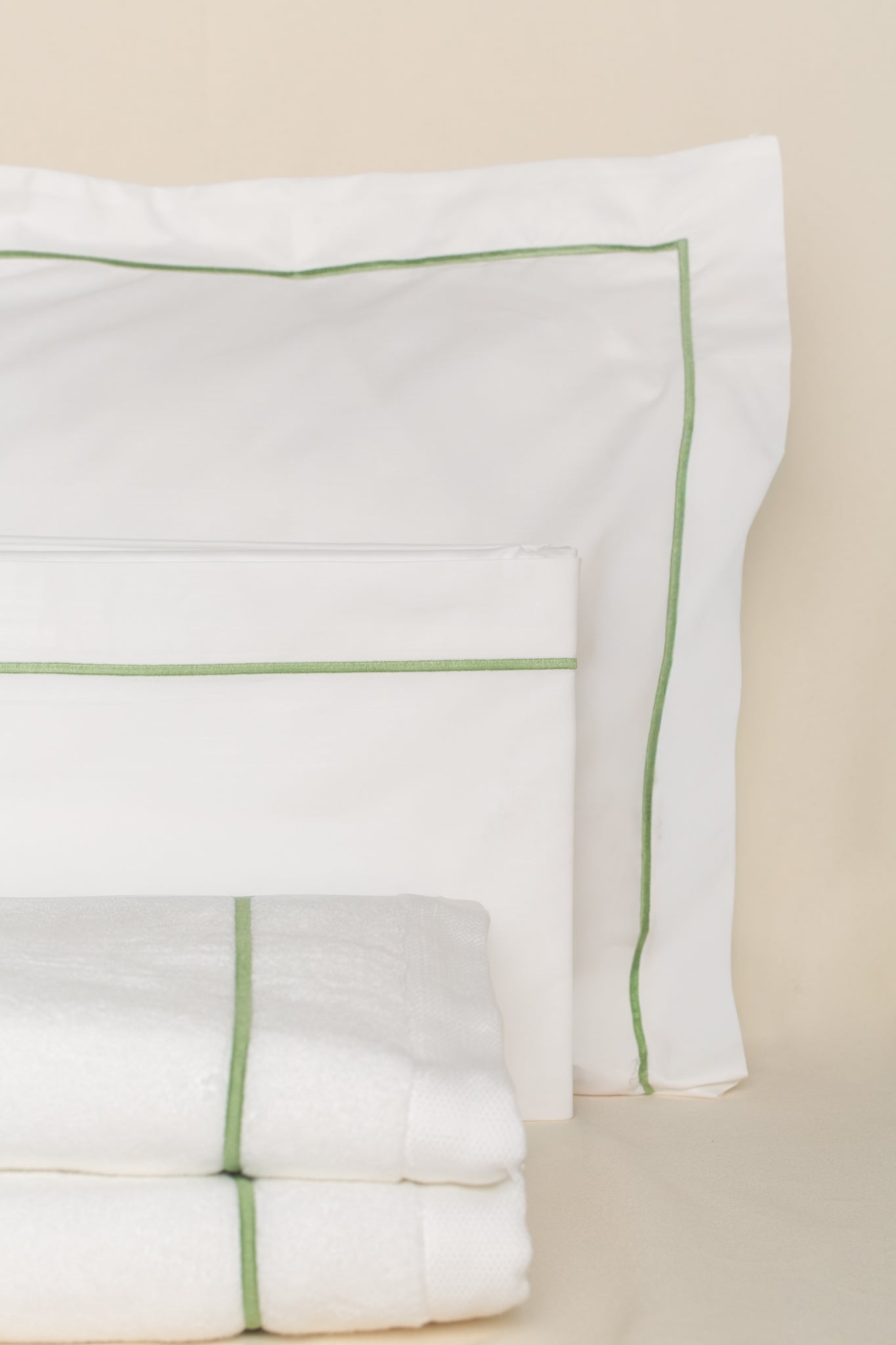 Toalha de Banho Portuguesa Puglia com Bordado Verde Campo - Oversized