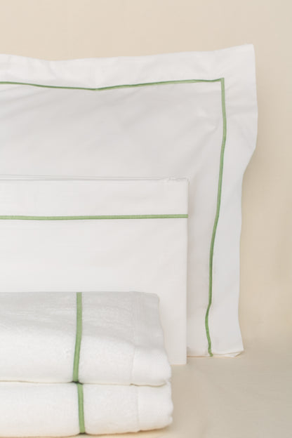 Toalha de Banho Portuguesa Puglia com Bordado Verde Campo - Oversized