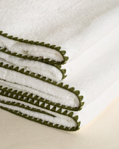 Toalha de Banho Sardenha com Bordado na cor Verde Oliva - Oversized