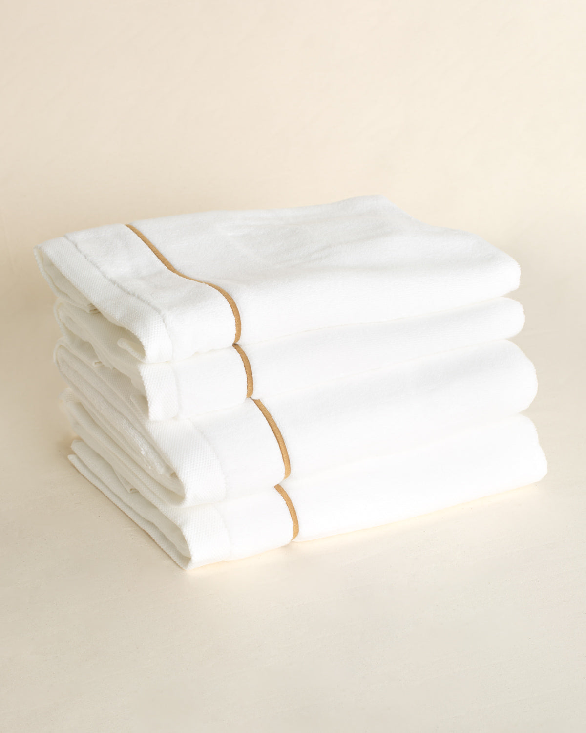 Toalha de Banho Puglia com Bordado na cor Duna - Oversized