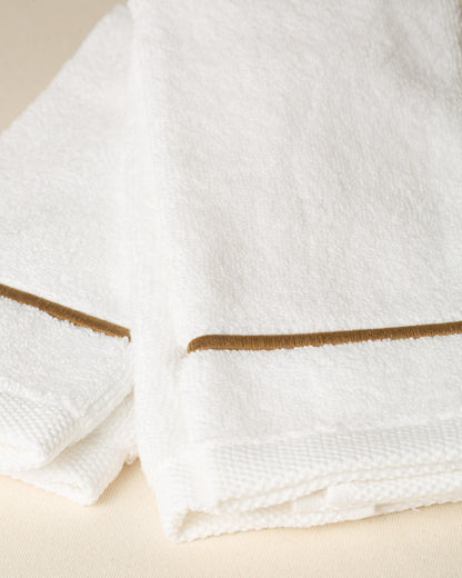 Toalha de Lavabo Puglia com Bordado na cor Duna