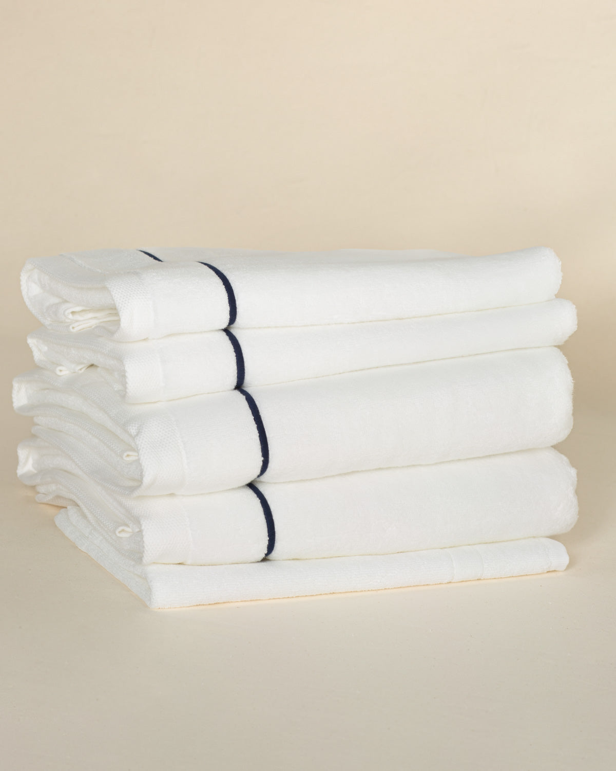 KIT BANHO 4 PEÇAS - Puglia com Bordado Azul Marinho