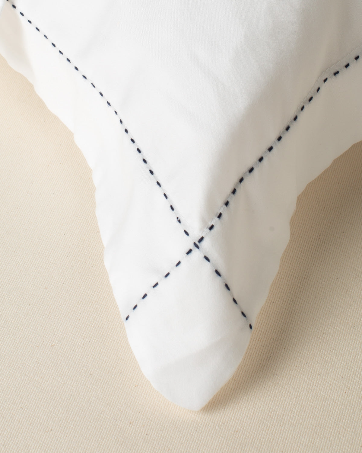 Jogo de Lençol Lipari com Bordado na cor Azul Marinho - Casal