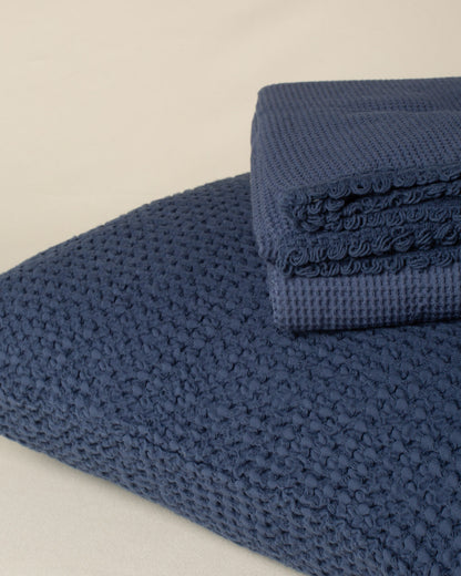 Capa de almofada Favo 50x50 na cor Azul Marinho