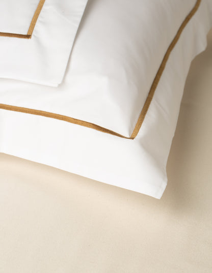 Jogo de Lençol Puglia 400 fios com Bordado na cor Duna - Queen