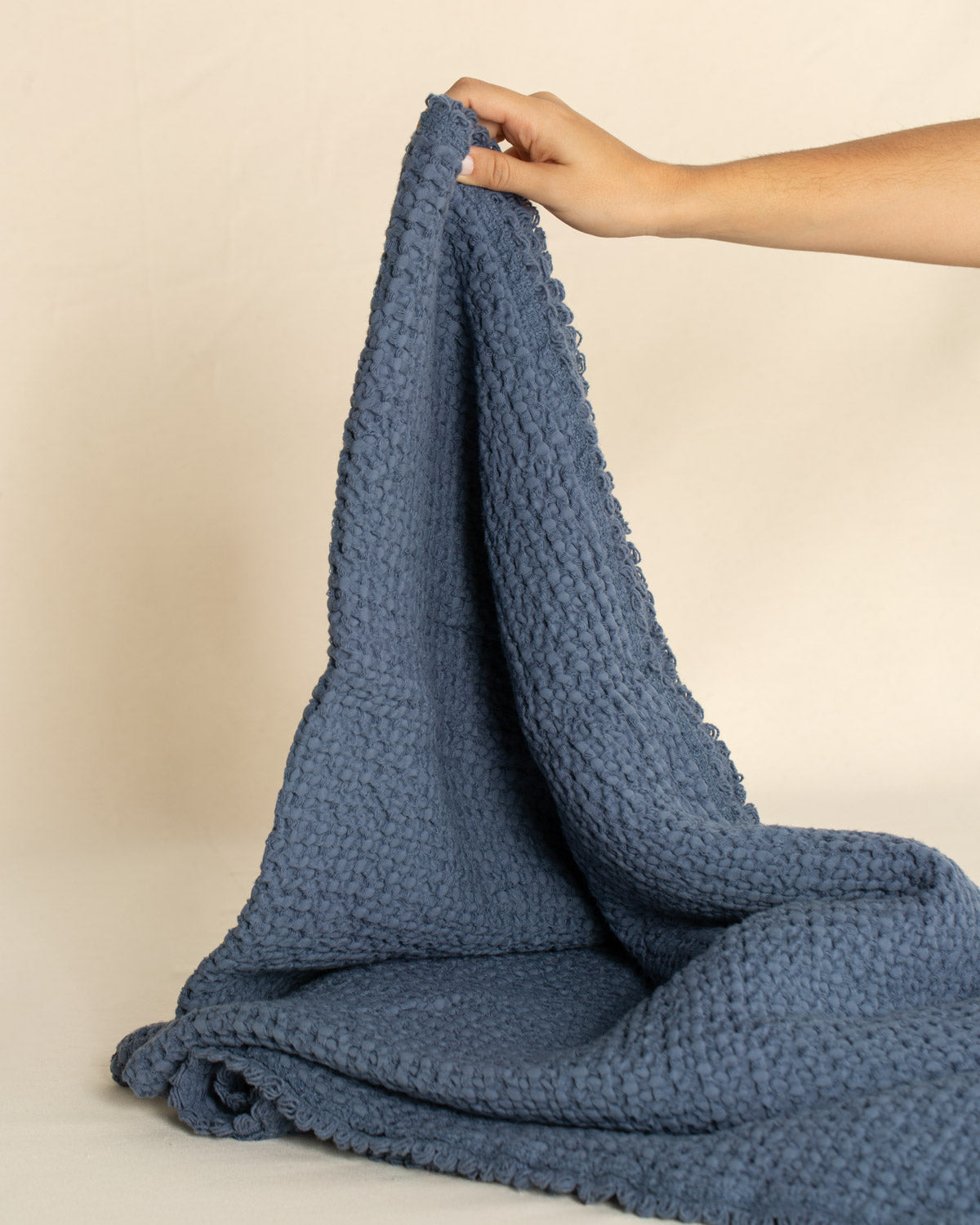 Peseira Favo na cor Stonewashed Blue - 100 x 150 cm