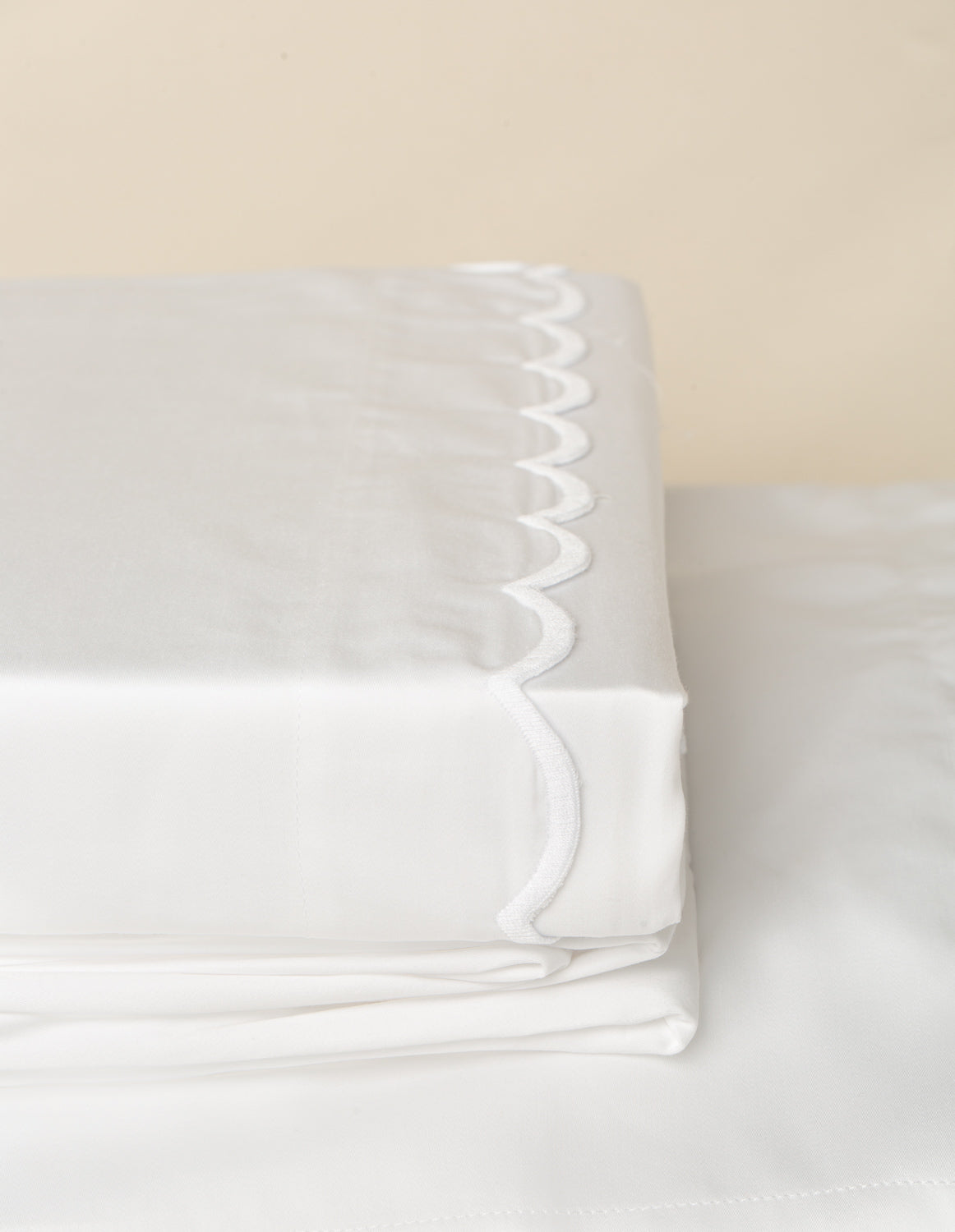 Jogo de Lençol Salina 300 fios com Bordado na cor Branca - Solteiro